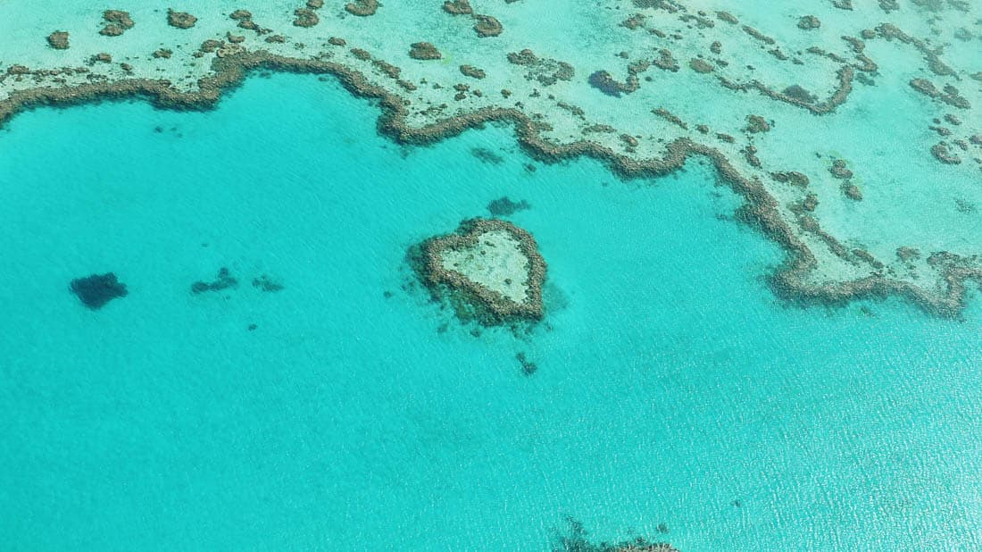 Survol des îles Whitsunday, Hill Inlet et Whitehaven Beach vus du ciel