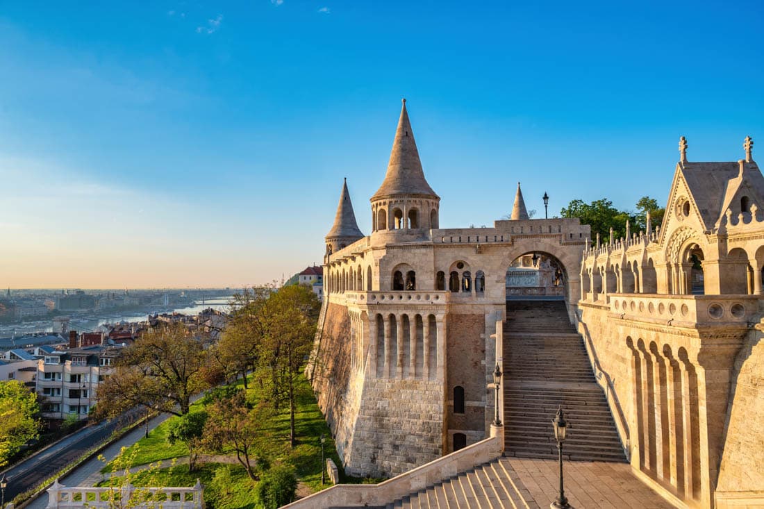 Le Bastion des Pêcheurs et la vue sur Pest, Budapest
