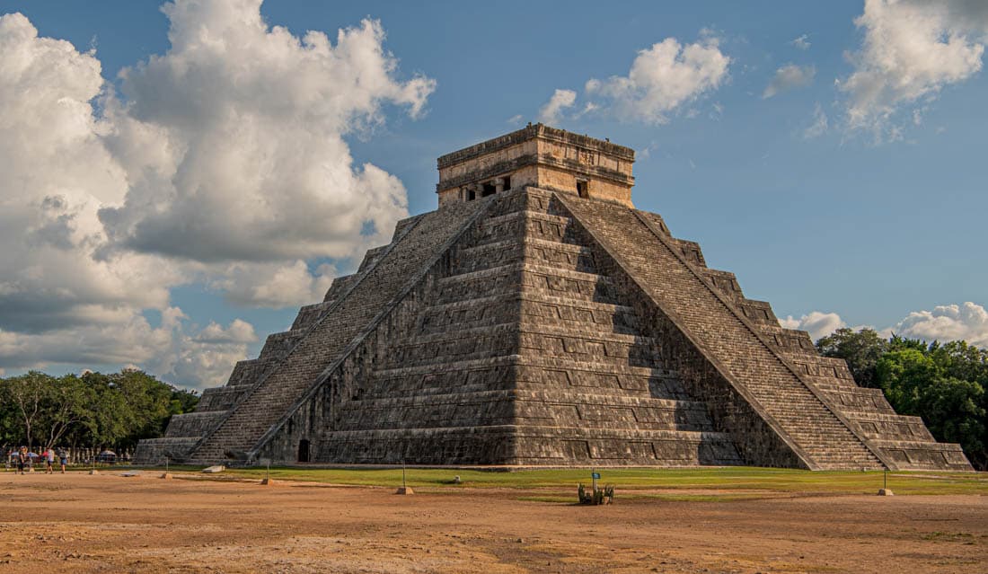 Pyramide de Chichén Itzá au lever du soleil, Mexique
