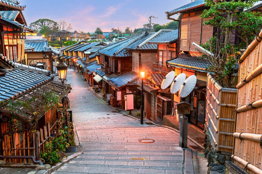 La forêt de bambous d'Arashiyama et les temples de Kyoto au printemps, Japon