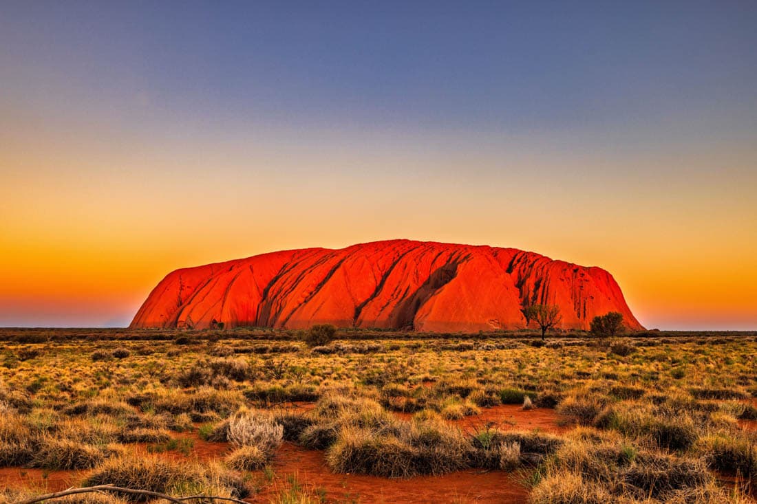 Uluru au lever du soleil